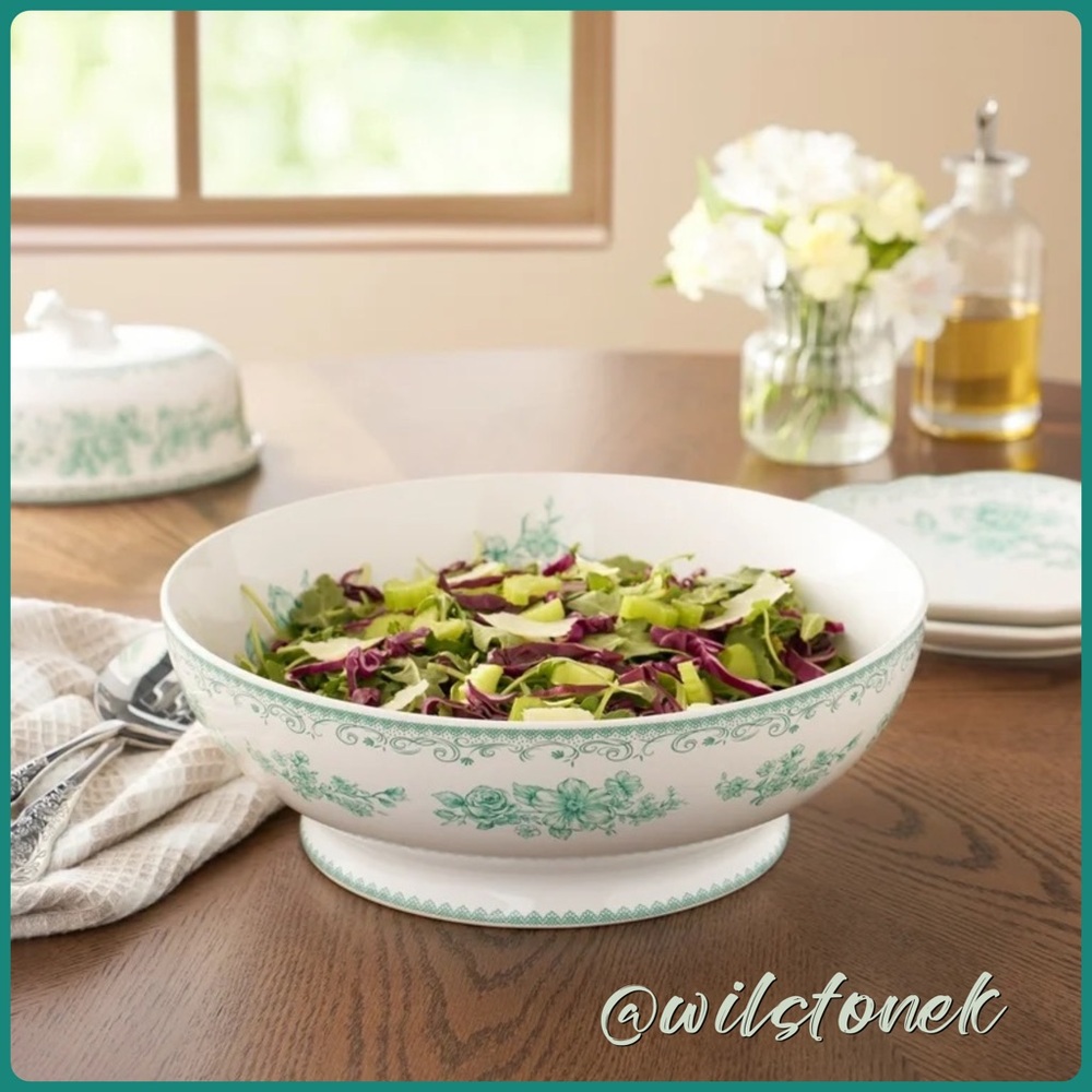 The Pioneer Woman Agatha Stoneware serving bowl - green